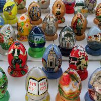 Humanitarna prodaja keramičkih uskršnjih jaja